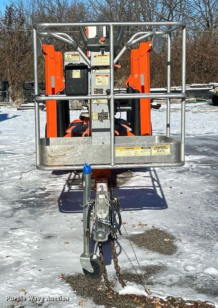 image for item MO9106 2010 JLG T500J  boom lift