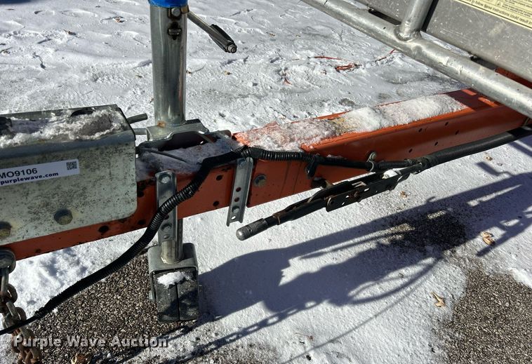image for item MO9106 2010 JLG T500J  boom lift