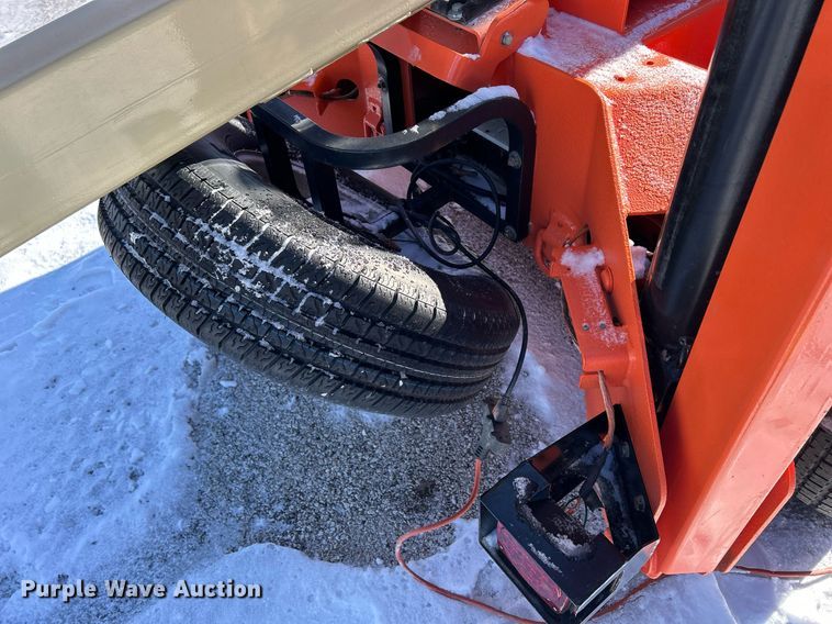 image for item MO9106 2010 JLG T500J  boom lift