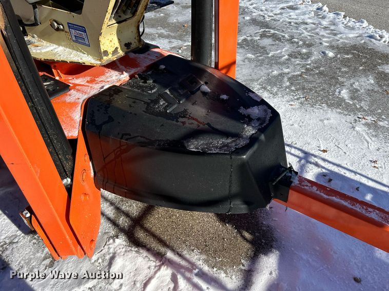 image for item MO9106 2010 JLG T500J  boom lift