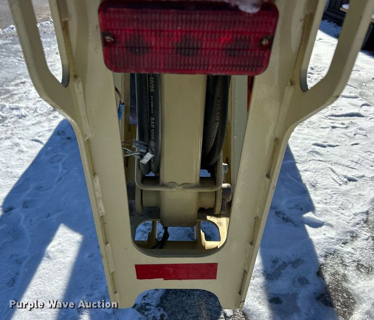 image for item MO9106 2010 JLG T500J  boom lift