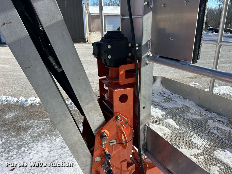 image for item MO9106 2010 JLG T500J  boom lift