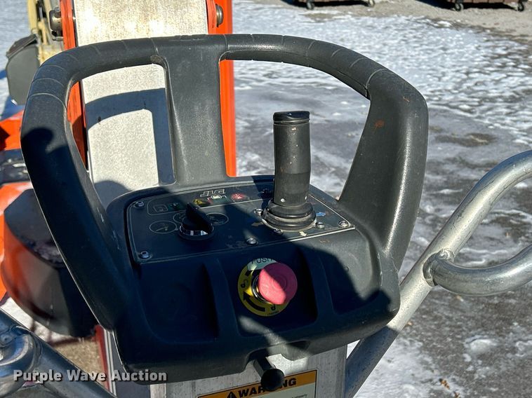 image for item MO9106 2010 JLG T500J  boom lift