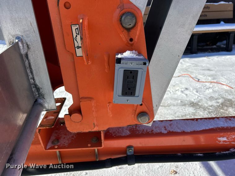 image for item MO9106 2010 JLG T500J  boom lift