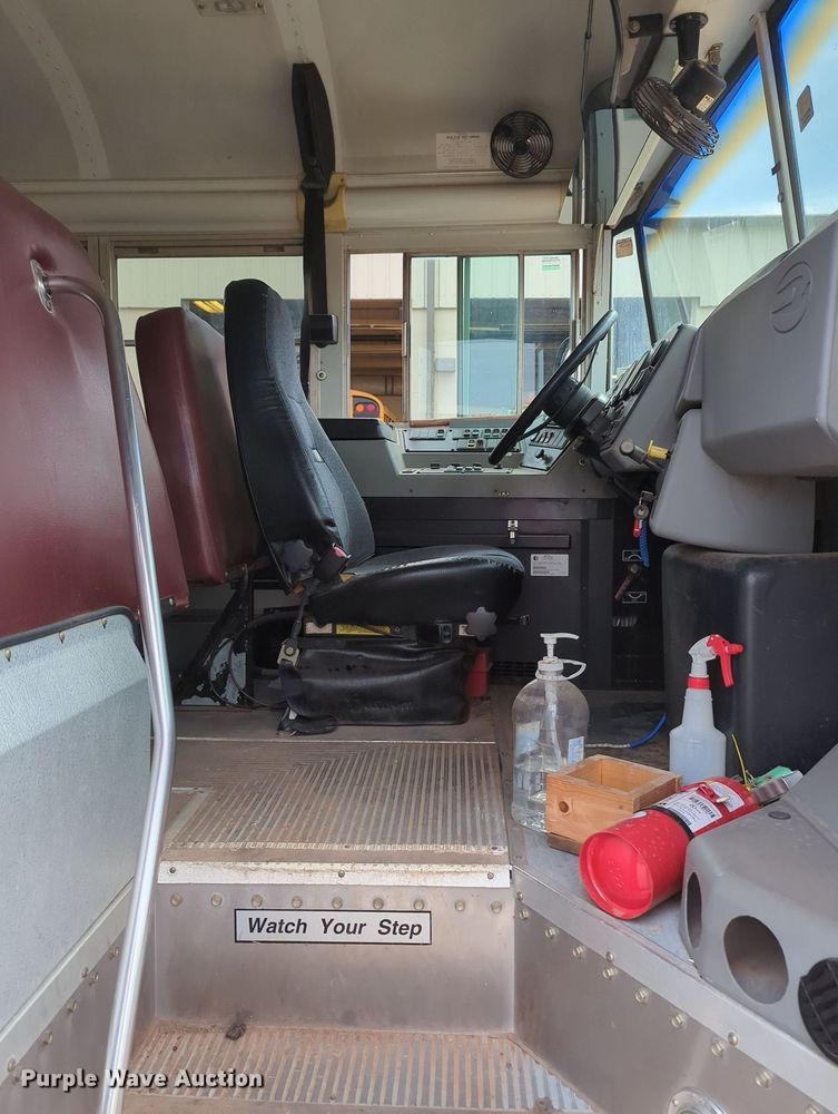 image for item MX9439 2006 Blue Bird Vision  school bus