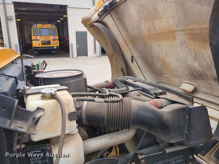 image for item MX9439 2006 Blue Bird Vision  school bus