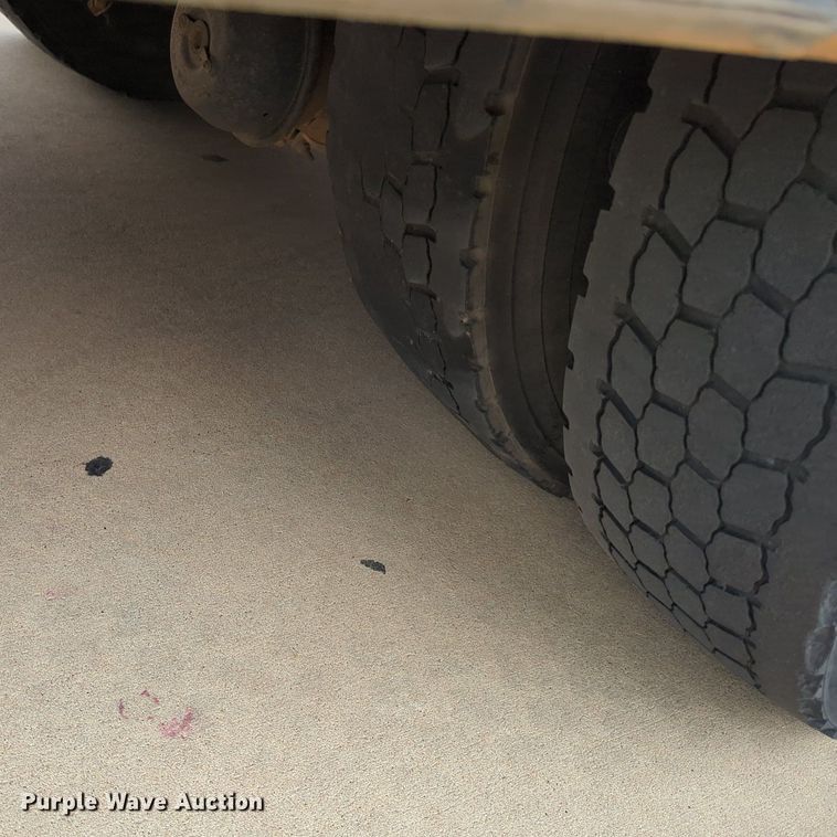 image for item MX9439 2006 Blue Bird Vision  school bus