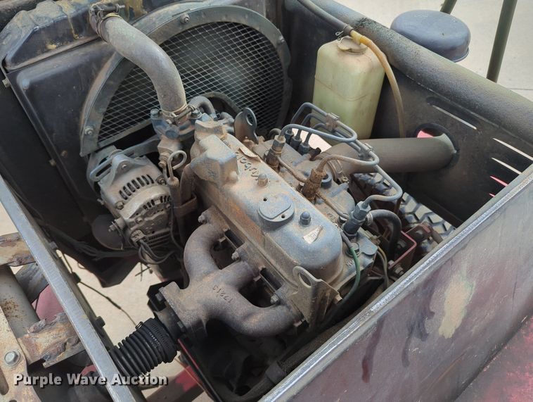 image for item MX9442 Steiner 230  turf sprayer