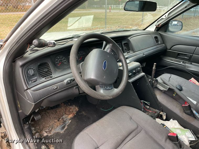 image for item NA9699 2011 Ford Crown Victoria Police Interceptor