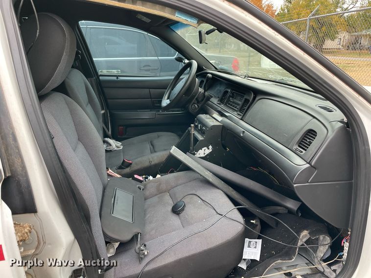 image for item NA9699 2011 Ford Crown Victoria Police Interceptor