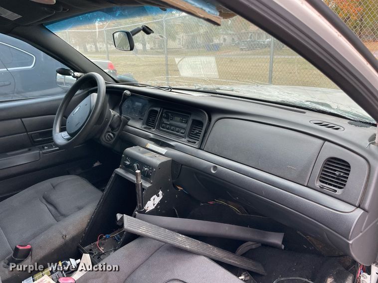 image for item NA9699 2011 Ford Crown Victoria Police Interceptor