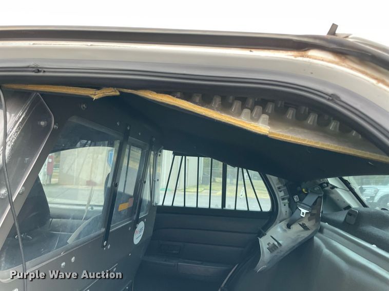 image for item NA9700 2010 Ford Crown Victoria Police Interceptor