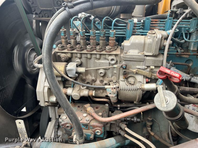 image for item NL9119 1996 International 4700  oil distributor truck