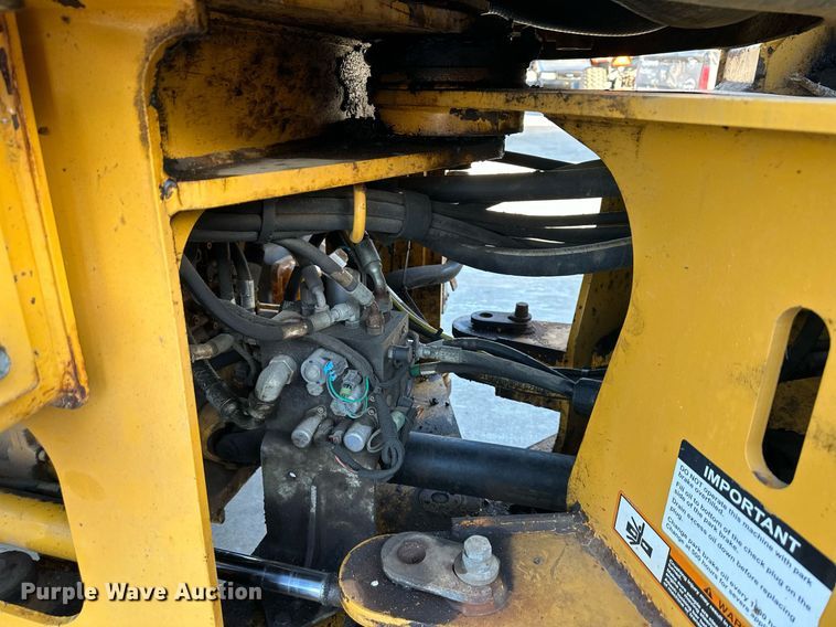 image for item NL9175 2013 John Deere 444K  wheel loader