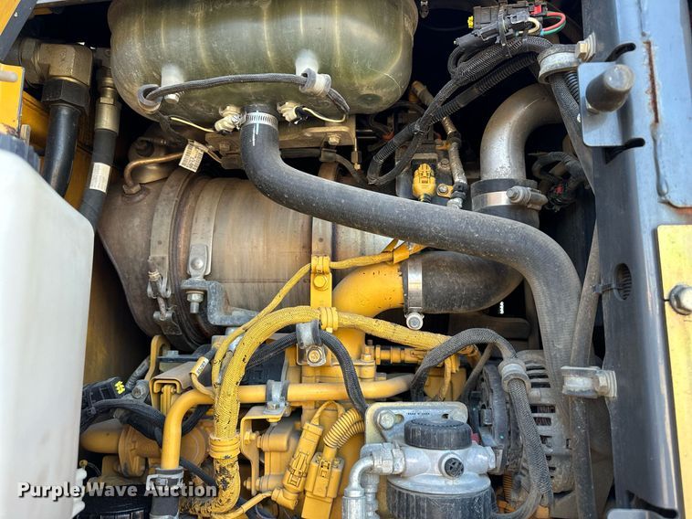 image for item NL9175 2013 John Deere 444K  wheel loader