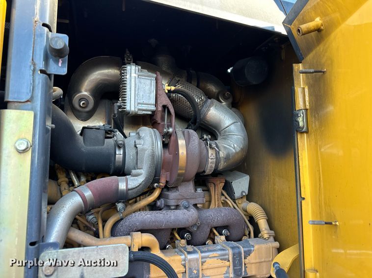 image for item NL9175 2013 John Deere 444K  wheel loader