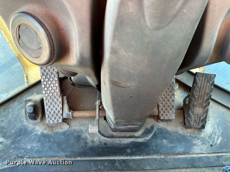 image for item NL9175 2013 John Deere 444K  wheel loader