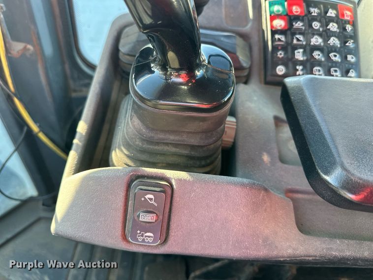 image for item NL9175 2013 John Deere 444K  wheel loader