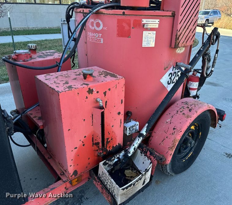 image for item NL9176 2002 Crafco SS125  melter applicator