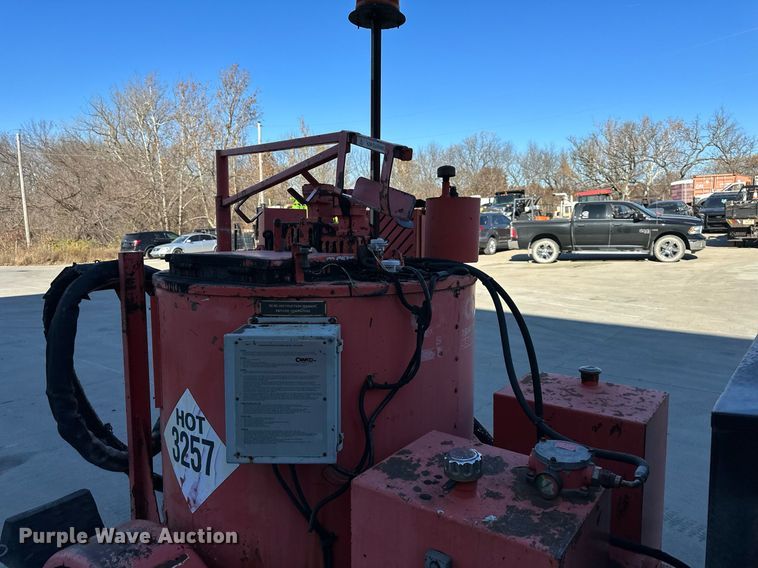 image for item NL9176 2002 Crafco SS125  melter applicator