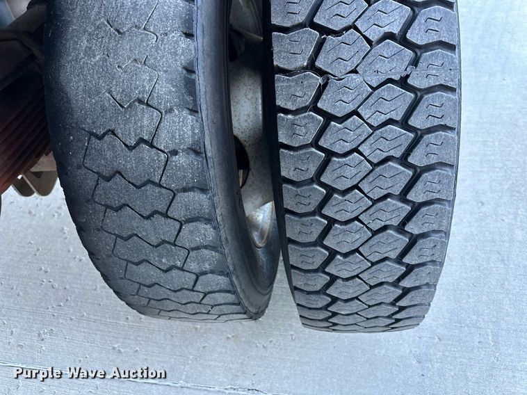 image for item NL9177 2012 Ford F450 Super Duty  dump flatbed truck