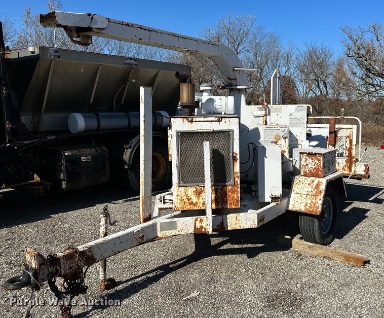 image for item NL9180 1993 Brush Bandit 250  wood chipper