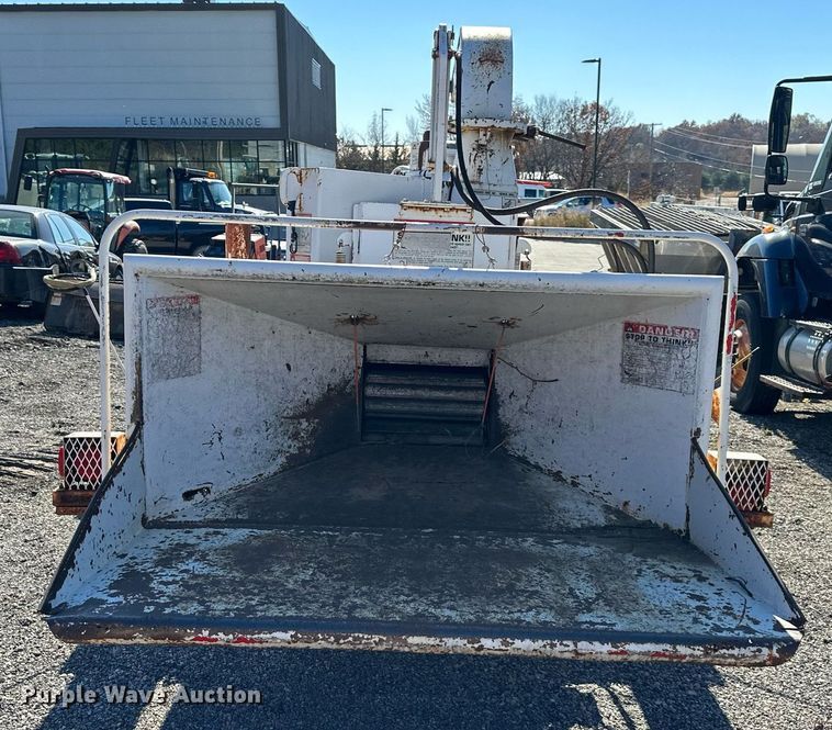 image for item NL9180 1993 Brush Bandit 250  wood chipper