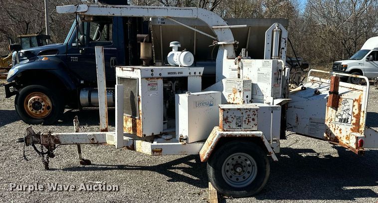 image for item NL9180 1993 Brush Bandit 250  wood chipper