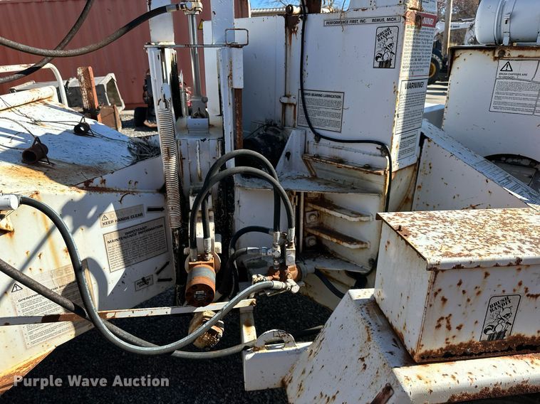 image for item NL9180 1993 Brush Bandit 250  wood chipper