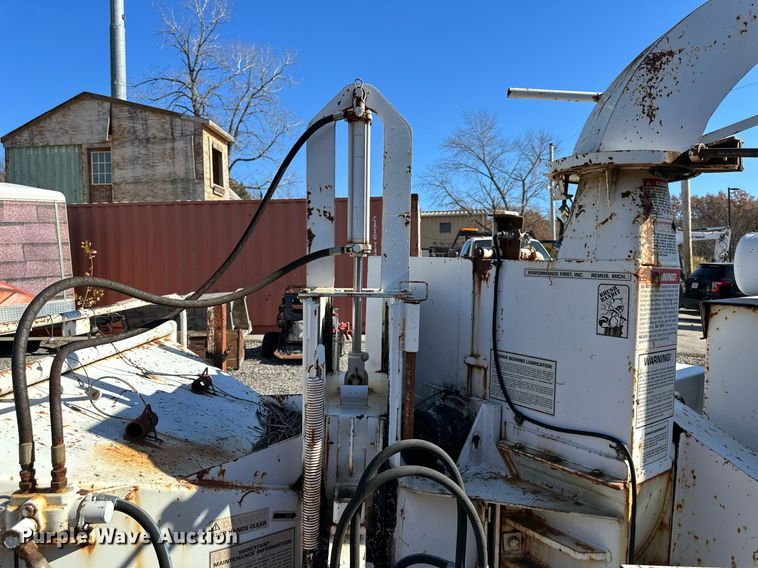 image for item NL9180 1993 Brush Bandit 250  wood chipper