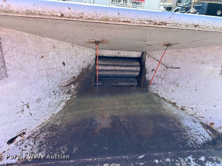 image for item NL9180 1993 Brush Bandit 250  wood chipper