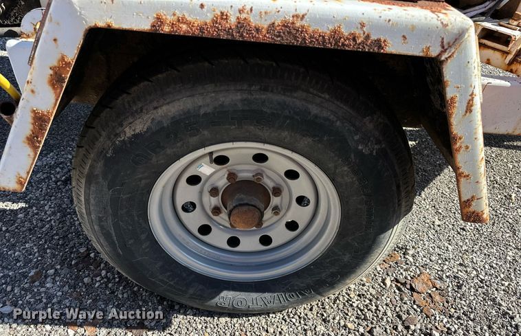 image for item NL9180 1993 Brush Bandit 250  wood chipper