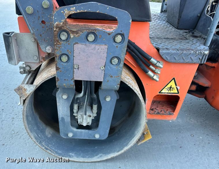 image for item NL9184 Hamm HD12  double drum roller