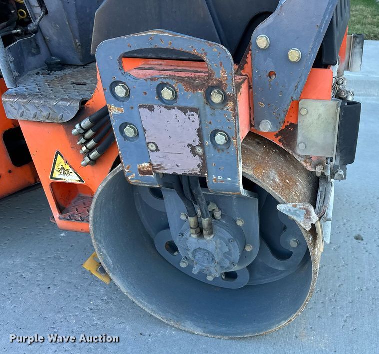 image for item NL9184 Hamm HD12  double drum roller