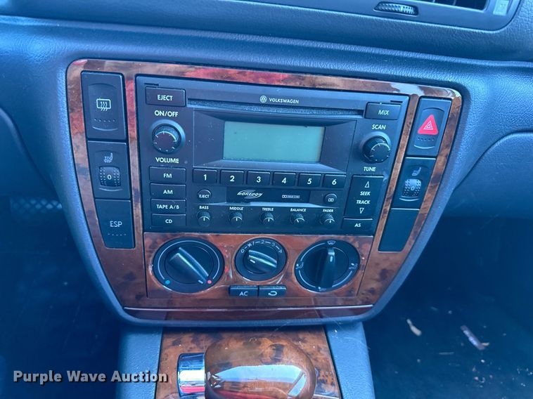 image for item NL9185 2004 Volkswagen Passat