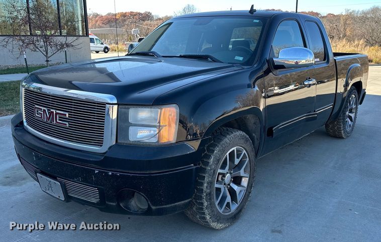 image for item NL9186 2007 GMC Sierra 1500  Ext. Cab pickup truck