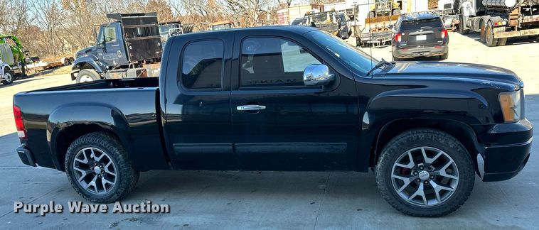 image for item NL9186 2007 GMC Sierra 1500  Ext. Cab pickup truck