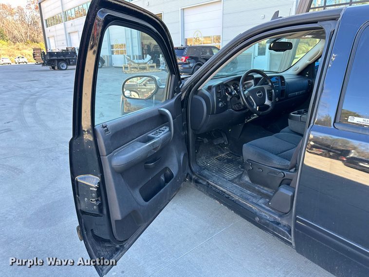 image for item NL9186 2007 GMC Sierra 1500  Ext. Cab pickup truck