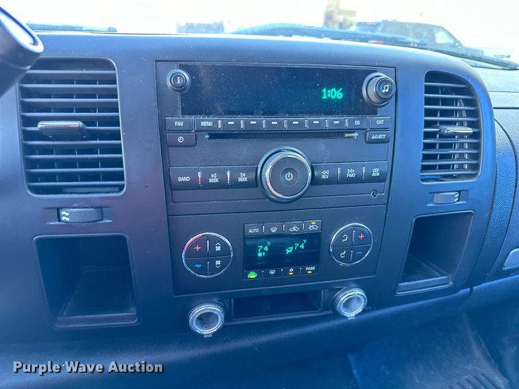 image for item NL9186 2007 GMC Sierra 1500  Ext. Cab pickup truck