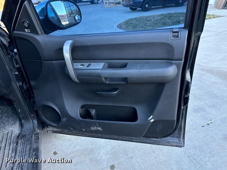 image for item NL9186 2007 GMC Sierra 1500  Ext. Cab pickup truck