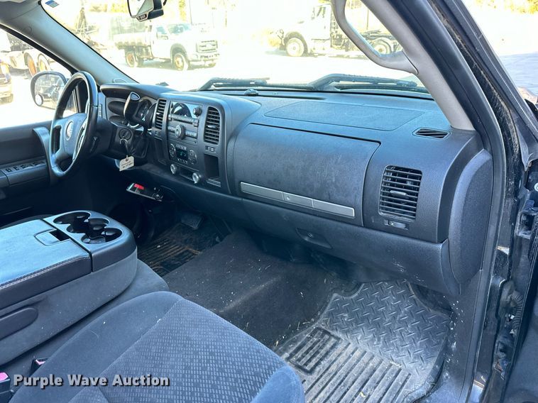 image for item NL9186 2007 GMC Sierra 1500  Ext. Cab pickup truck