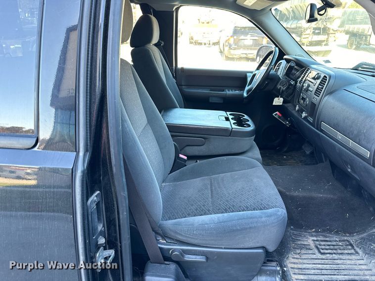 image for item NL9186 2007 GMC Sierra 1500  Ext. Cab pickup truck