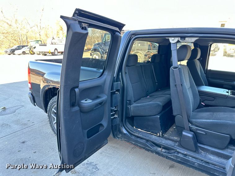 image for item NL9186 2007 GMC Sierra 1500  Ext. Cab pickup truck