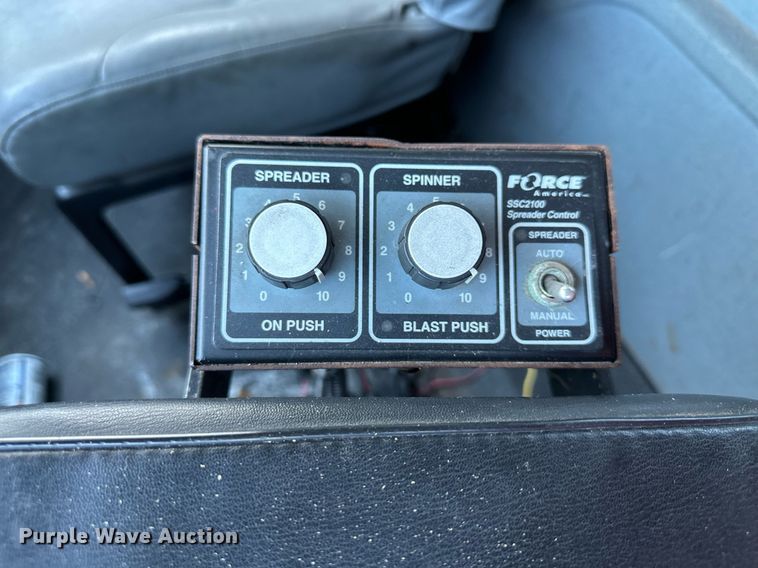 image for item NL9187 2005 International 7300  truck cab and chassis