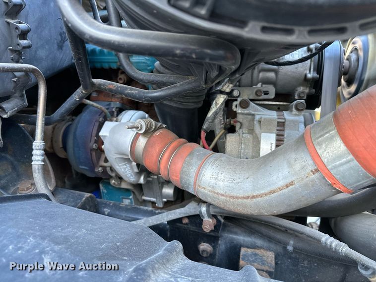 image for item NL9187 2005 International 7300  truck cab and chassis