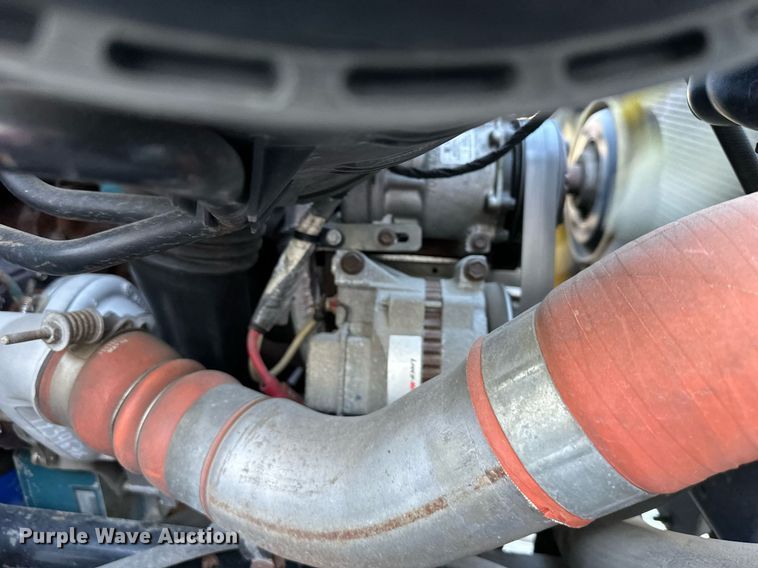 image for item NL9187 2005 International 7300  truck cab and chassis