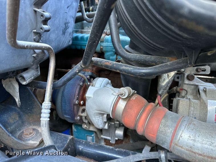 image for item NL9187 2005 International 7300  truck cab and chassis