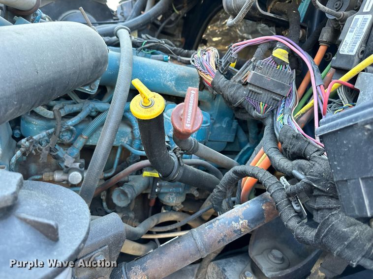 image for item NL9187 2005 International 7300  truck cab and chassis