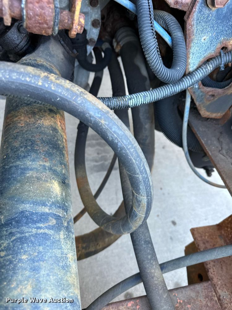 image for item NL9187 2005 International 7300  truck cab and chassis