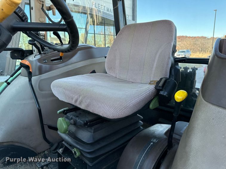 image for item NL9189 2005 John Deere 5225  MFWD tractor